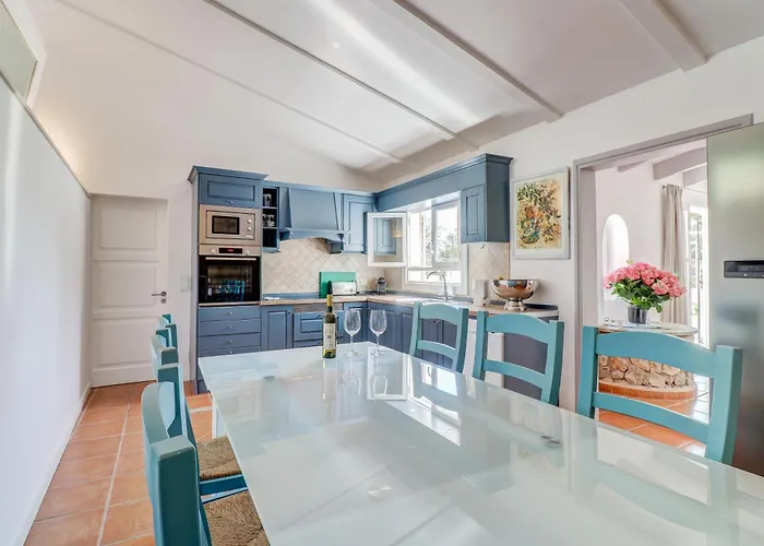 Majoran Family With Pools, Jacuzzi And Gym In Сasa de vacaciones