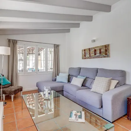 Majoran Family With Pools, Jacuzzi And Gym In Pollença