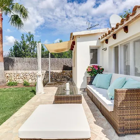 Majoran Family With Pools, Jacuzzi And Gym In Semesterbostad