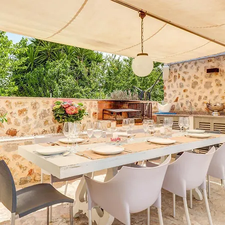 Majoran Family With Pools, Jacuzzi And Gym In 別荘 ポレンサ