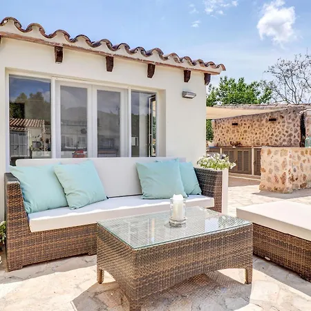 Majoran Family With Pools, Jacuzzi And Gym In * 波连斯萨