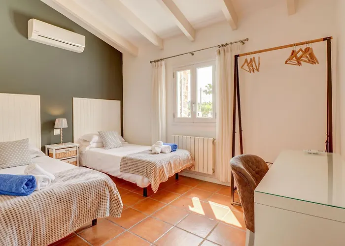 Majoran Family With Pools, Jacuzzi&gym In