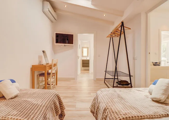 Majoran Family With Pools, Jacuzzi And Gym In بويينسا